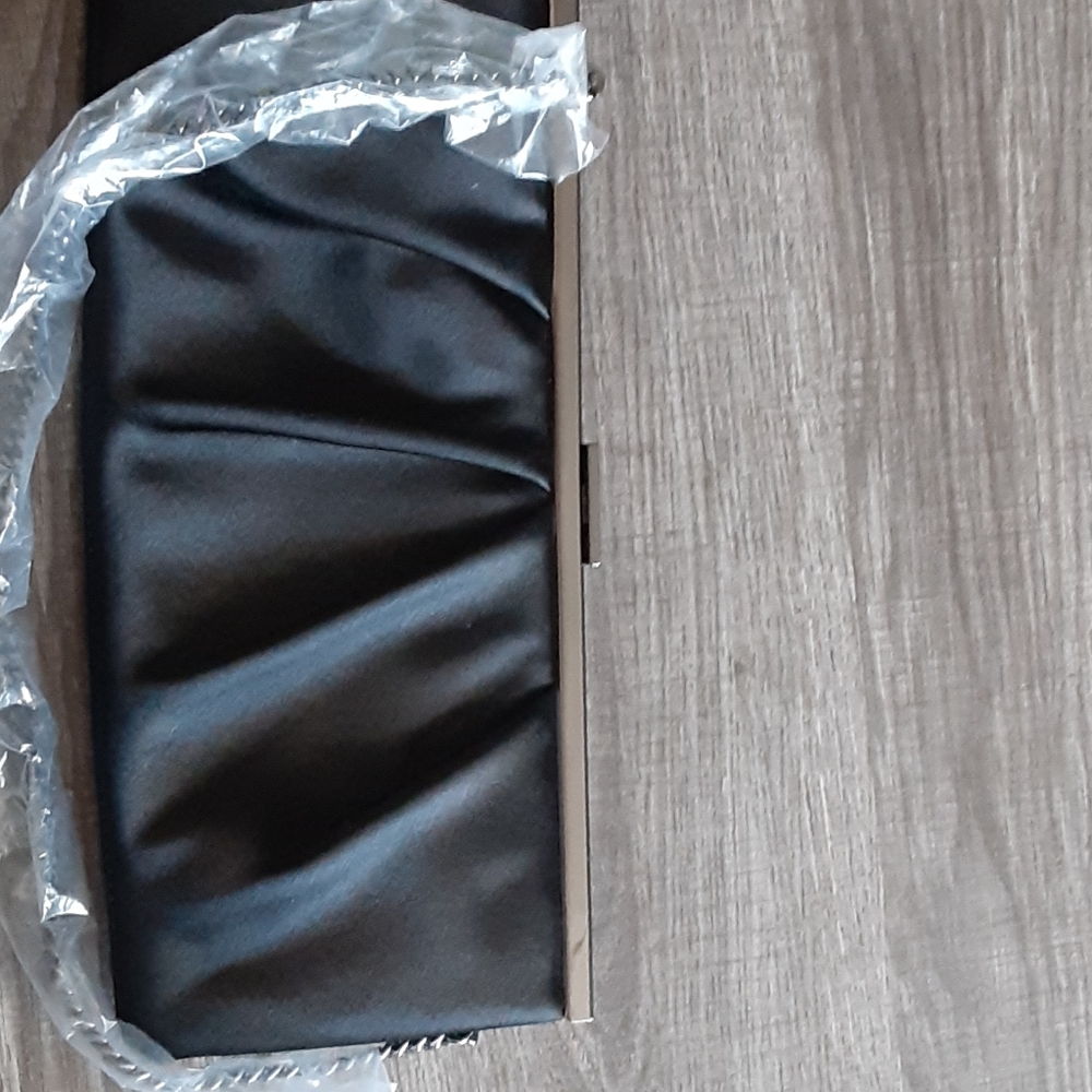 Satin clutch bag - Picture 2 of 8